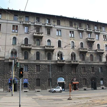 Viale Lunigiana - Penthouse - 6 People Apartment Milan Luaran gambar